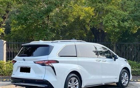 Toyota Sienna, 2021 год, 4 350 000 рублей, 4 фотография