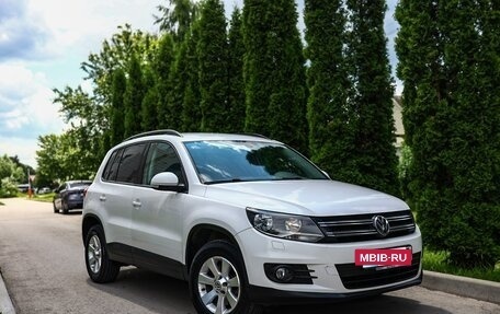 Volkswagen Tiguan I, 2012 год, 999 000 рублей, 3 фотография