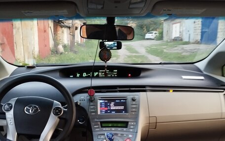 Toyota Prius, 2012 год, 990 000 рублей, 1 фотография