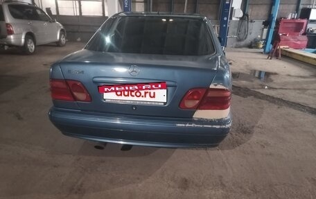 Mercedes-Benz E-Класс, 1997 год, 350 000 рублей, 9 фотография