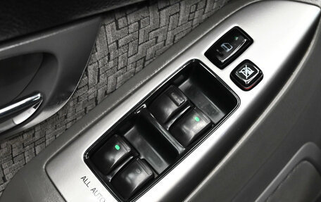 Toyota Land Cruiser Prado 120 рестайлинг, 2006 год, 2 000 000 рублей, 12 фотография
