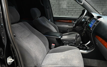 Toyota Land Cruiser Prado 120 рестайлинг, 2006 год, 2 000 000 рублей, 9 фотография