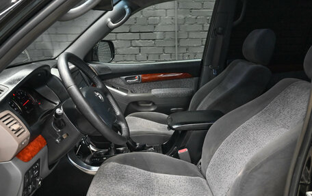 Toyota Land Cruiser Prado 120 рестайлинг, 2006 год, 2 000 000 рублей, 17 фотография
