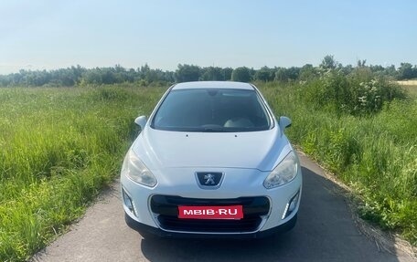 Peugeot 308 II, 2012 год, 699 999 рублей, 1 фотография