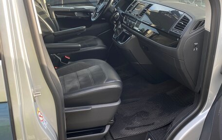 Volkswagen Multivan T6 рестайлинг, 2019 год, 4 000 000 рублей, 5 фотография