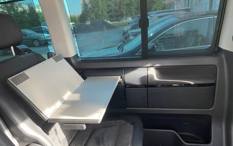 Volkswagen Multivan T6 рестайлинг, 2019 год, 4 000 000 рублей, 7 фотография