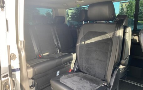 Volkswagen Multivan T6 рестайлинг, 2019 год, 4 000 000 рублей, 9 фотография