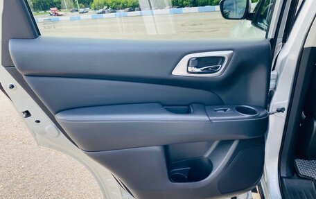 Nissan Pathfinder, 2019 год, 2 300 000 рублей, 21 фотография