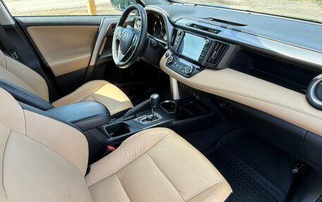 Toyota RAV4, 2017 год, 2 430 000 рублей, 14 фотография