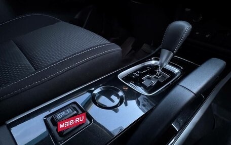 Mitsubishi Outlander III рестайлинг 3, 2018 год, 2 395 000 рублей, 7 фотография