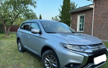 Mitsubishi Outlander III рестайлинг 3, 2018 год, 2 395 000 рублей, 26 фотография