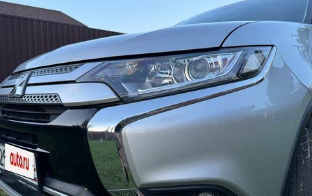 Mitsubishi Outlander III рестайлинг 3, 2018 год, 2 395 000 рублей, 29 фотография