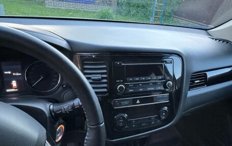 Mitsubishi Outlander III рестайлинг 3, 2018 год, 2 395 000 рублей, 27 фотография