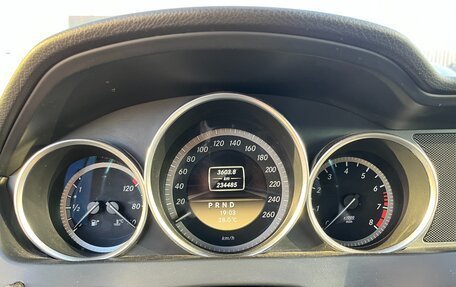 Mercedes-Benz C-Класс, 2011 год, 1 350 000 рублей, 17 фотография