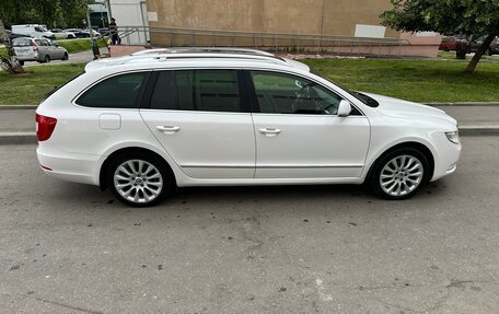 Skoda Superb III рестайлинг, 2011 год, 1 300 000 рублей, 2 фотография