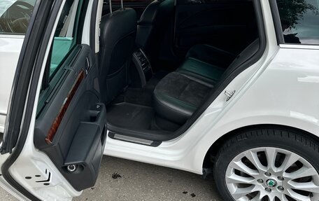 Skoda Superb III рестайлинг, 2011 год, 1 300 000 рублей, 12 фотография