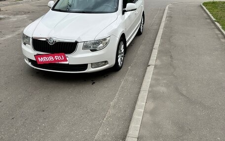 Skoda Superb III рестайлинг, 2011 год, 1 300 000 рублей, 6 фотография
