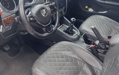 Volkswagen Jetta VI, 2015 год, 1 000 000 рублей, 2 фотография