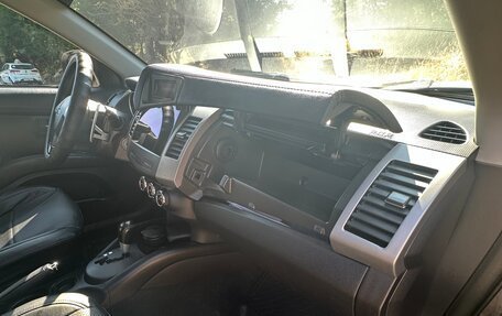 Mitsubishi Outlander III рестайлинг 3, 2012 год, 1 360 000 рублей, 11 фотография