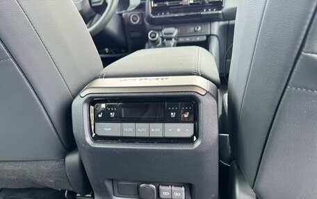 Toyota Land Cruiser Prado, 2024 год, 9 250 000 рублей, 29 фотография