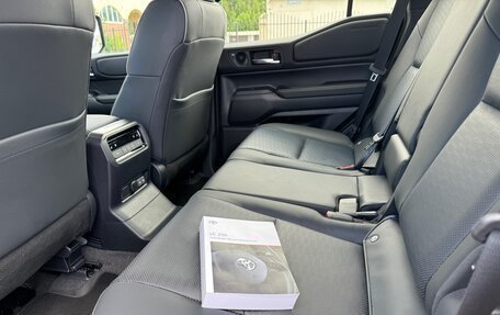 Toyota Land Cruiser Prado, 2024 год, 9 250 000 рублей, 25 фотография