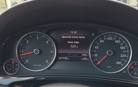 Volkswagen Touareg III, 2011 год, 1 950 000 рублей, 2 фотография