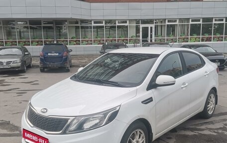 KIA Rio III рестайлинг, 2014 год, 985 900 рублей, 10 фотография