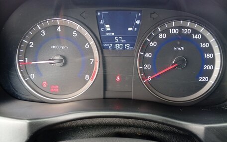 Hyundai Solaris II рестайлинг, 2012 год, 585 000 рублей, 3 фотография