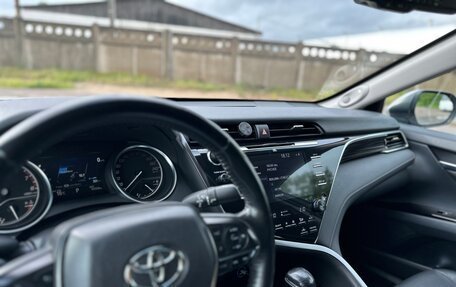 Toyota Camry, 2018 год, 2 860 000 рублей, 10 фотография