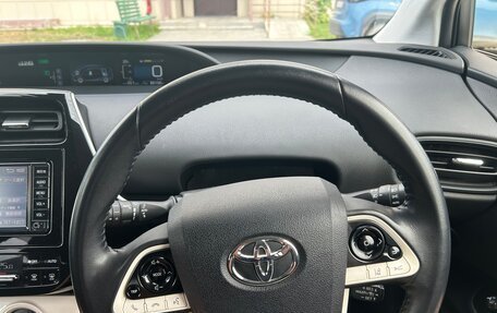 Toyota Prius IV XW50, 2018 год, 1 850 000 рублей, 10 фотография