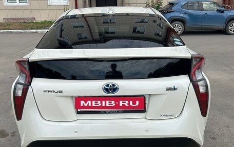 Toyota Prius IV XW50, 2018 год, 1 850 000 рублей, 4 фотография