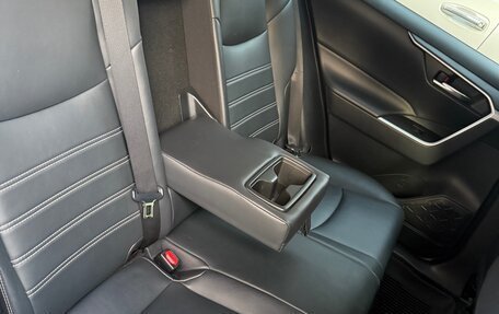 Toyota RAV4, 2020 год, 2 900 000 рублей, 8 фотография