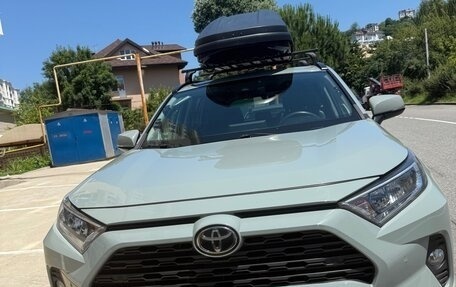 Toyota RAV4, 2020 год, 2 900 000 рублей, 2 фотография