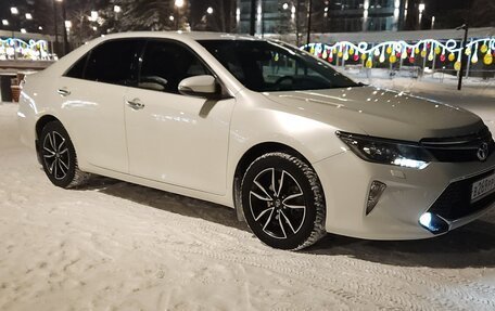 Toyota Camry, 2017 год, 2 550 000 рублей, 2 фотография