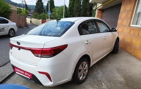KIA Rio IV, 2018 год, 970 000 рублей, 3 фотография