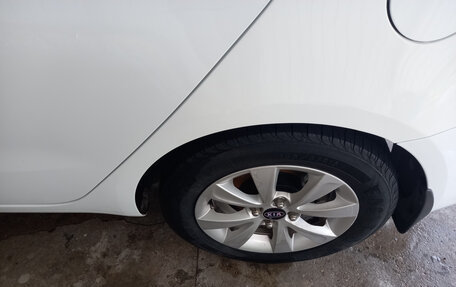 KIA Rio III рестайлинг, 2015 год, 885 000 рублей, 12 фотография