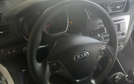 KIA Rio III рестайлинг, 2015 год, 885 000 рублей, 23 фотография