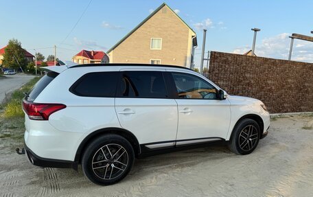Mitsubishi Outlander III рестайлинг 3, 2021 год, 3 500 000 рублей, 5 фотография