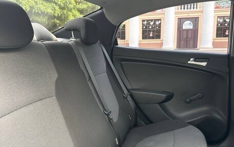 Hyundai Solaris II рестайлинг, 2011 год, 750 000 рублей, 10 фотография