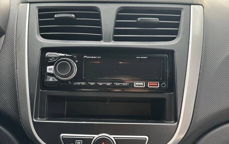 Hyundai Solaris II рестайлинг, 2011 год, 750 000 рублей, 7 фотография