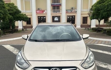 Hyundai Solaris II рестайлинг, 2011 год, 750 000 рублей, 3 фотография