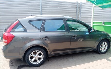 KIA cee'd I рестайлинг, 2010 год, 700 000 рублей, 9 фотография