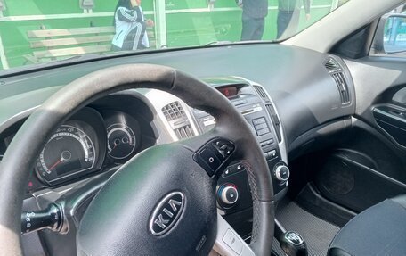 KIA cee'd I рестайлинг, 2010 год, 700 000 рублей, 14 фотография