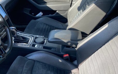 Volkswagen Passat B8 рестайлинг, 2015 год, 1 800 000 рублей, 10 фотография