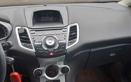Ford Fiesta, 2011 год, 450 000 рублей, 3 фотография