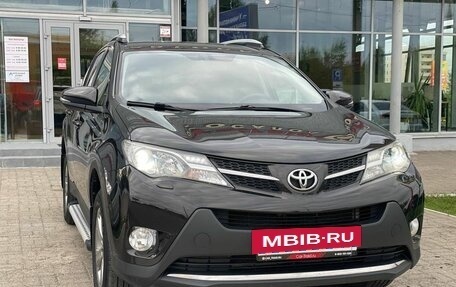 Toyota RAV4, 2015 год, 1 879 000 рублей, 4 фотография