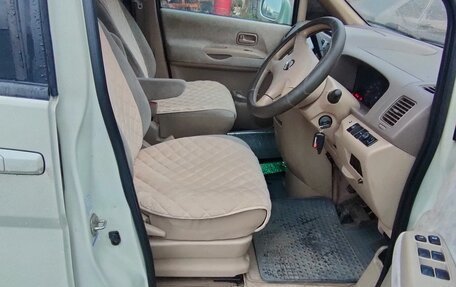 Nissan Serena II, 2003 год, 700 000 рублей, 10 фотография