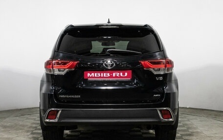 Toyota Highlander III, 2017 год, 3 179 898 рублей, 6 фотография