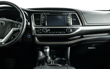 Toyota Highlander III, 2017 год, 3 179 898 рублей, 14 фотография
