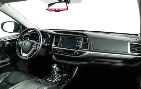 Toyota Highlander III, 2017 год, 3 179 898 рублей, 9 фотография